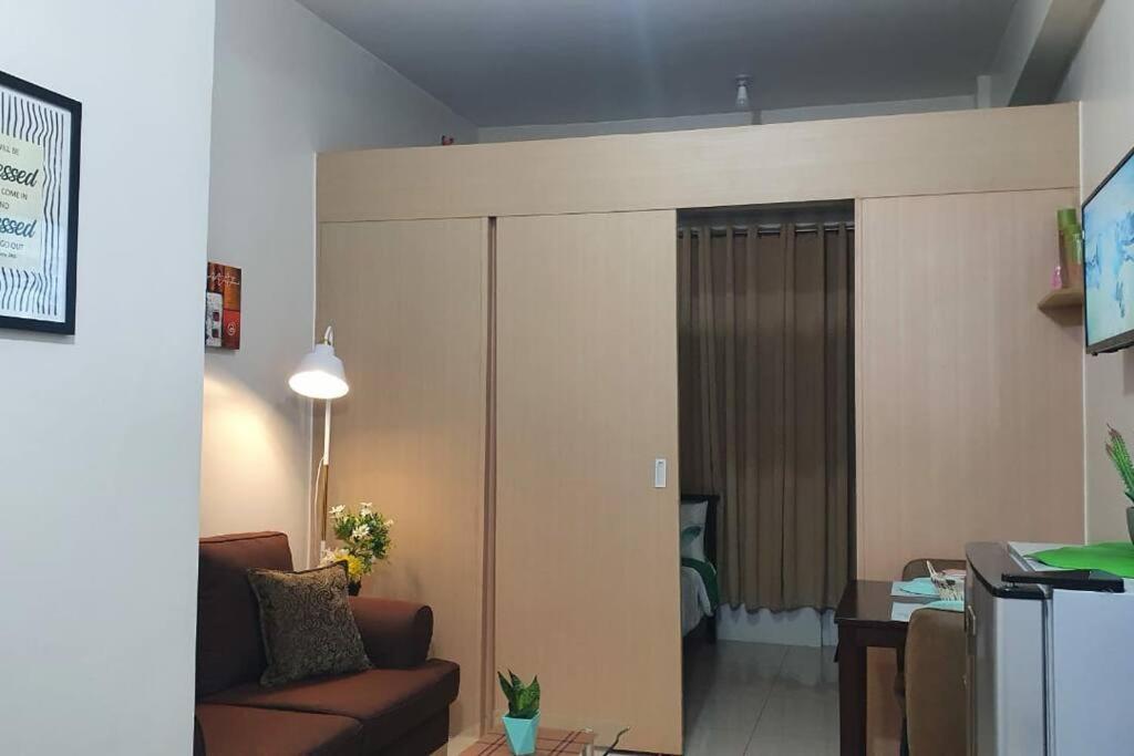 Cherolds Place Lovely 1 Bedroom Condo With Balcony 마닐라 외부 사진
