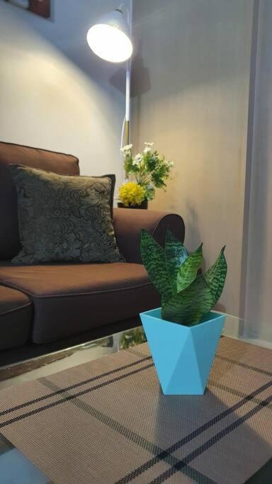 Cherolds Place Lovely 1 Bedroom Condo With Balcony 마닐라 외부 사진