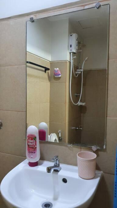 Cherolds Place Lovely 1 Bedroom Condo With Balcony 마닐라 외부 사진